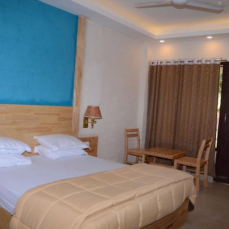 Coconhuts Beach Resort Lakshmanpur Eksteriør billede
