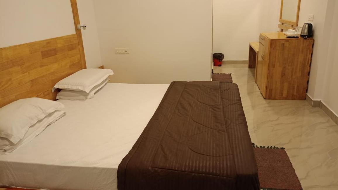 Coconhuts Beach Resort Lakshmanpur Eksteriør billede