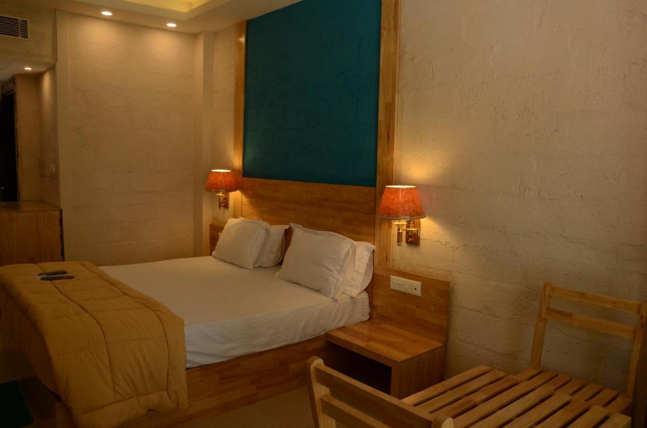 Coconhuts Beach Resort Lakshmanpur Eksteriør billede